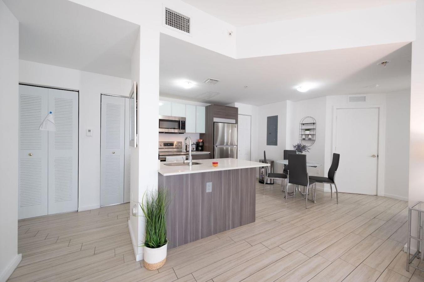 Subtle 2 Bed In Edgewater Downtown With Free Parking Lägenhet Miami Exteriör bild